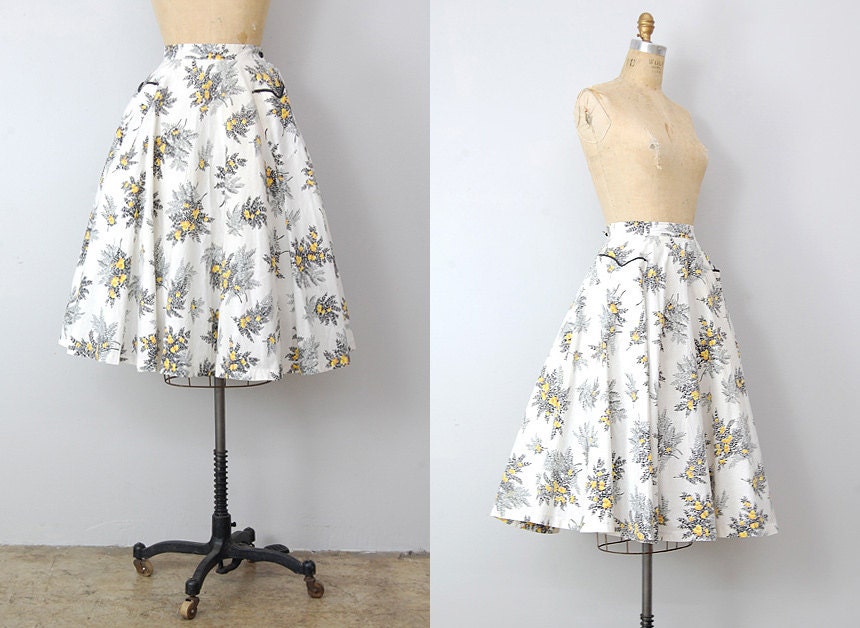 vintage 1950s skirt / vintage 50s skirt/ floral skirt / swing skirt 1950s