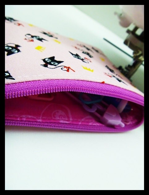 Little zipper pouch with knitting notions