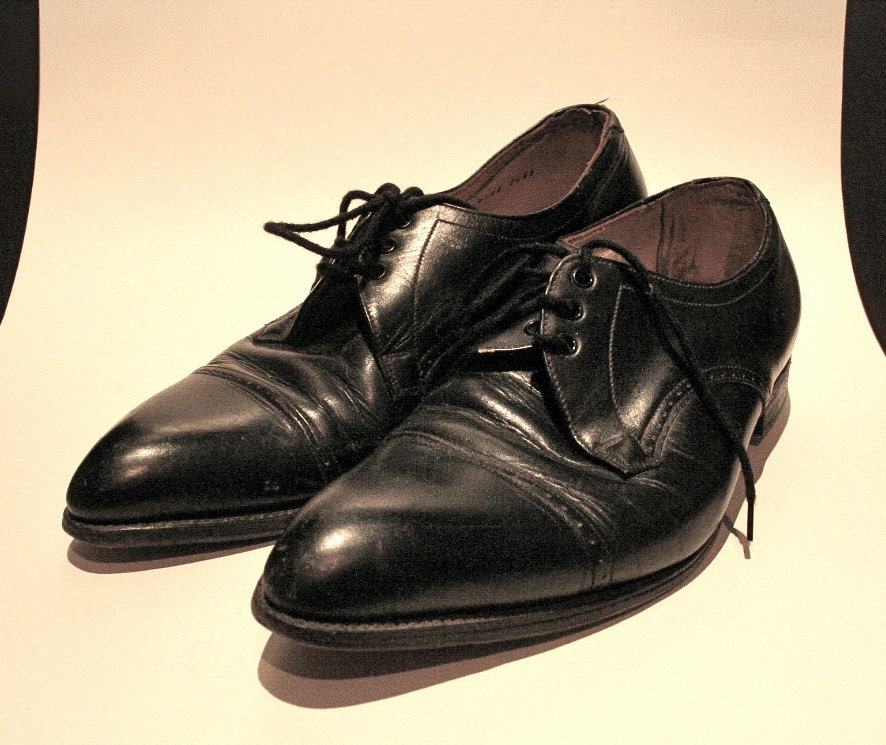 Vintage 1960s Mens Black Leather Dress Shoes - 9.5