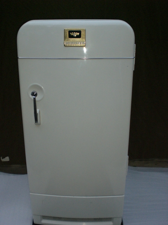 Vintage 50's Frigidaire Refrigerator - NICE!!! Il_570xN.367086780_m5u9