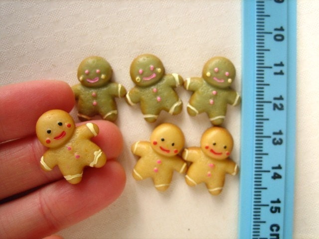 miniature gingerbread men