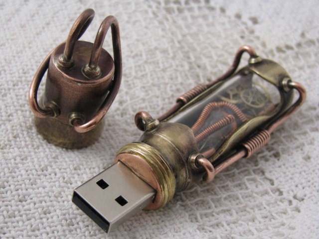 Steampunk USB flash drive with glowing gears and two glass windows. 8 GIG. Copper, brass and glass. Waterproof.