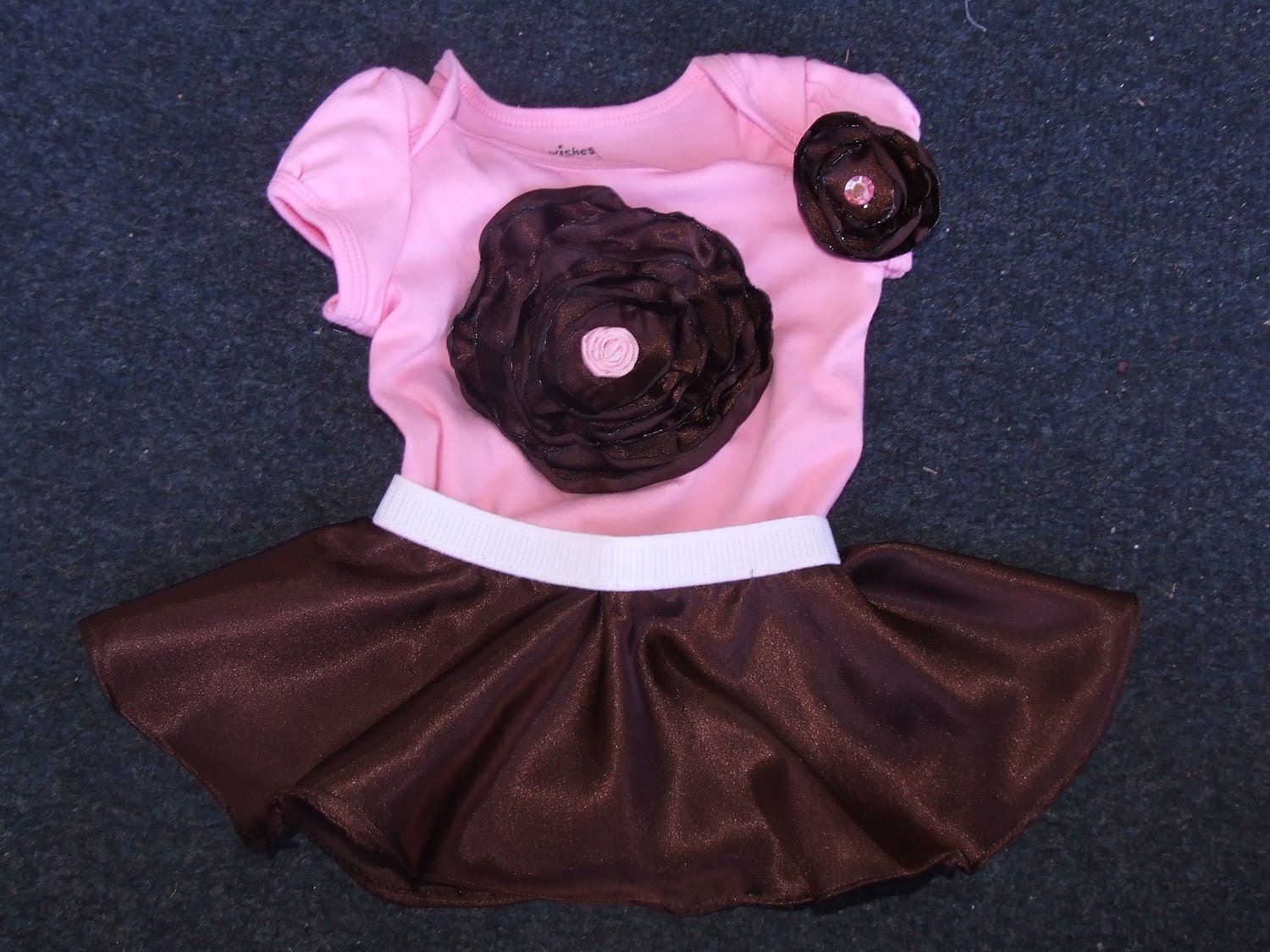 Baby girl pink and brown skirt and flower onesie 0 to 6 months