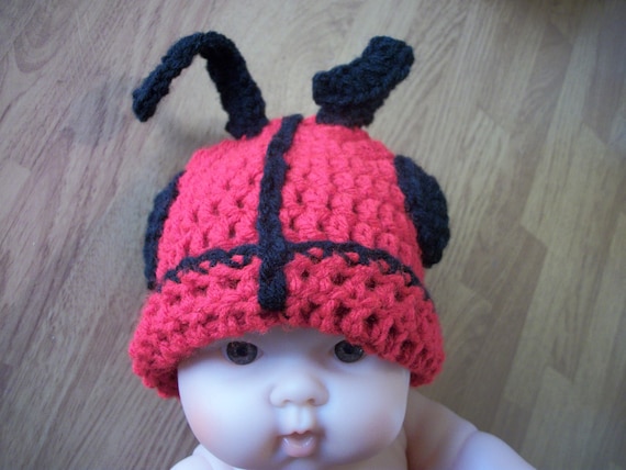 Newborn Lady Bug Hat, Diaper Cover and Cape - Photo Prop