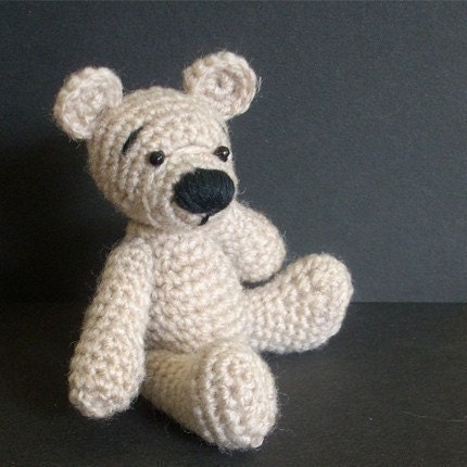 Homemade Obsessions: Tiny Crochet Bear Pattern