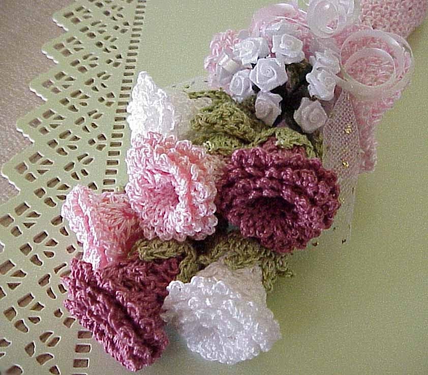 Crocheted Flower Links - InReach - Business class colocation and